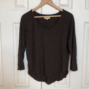 🚨 Flowy scoop-neck top🚨